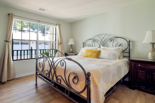 Here is the guest bedroom at this Pointe Royale Branson condo.