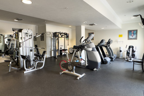 Lots of equipment in this Pointe Royale Branson workout room.